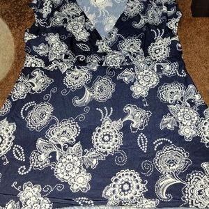 Short sleeve black and white blouse